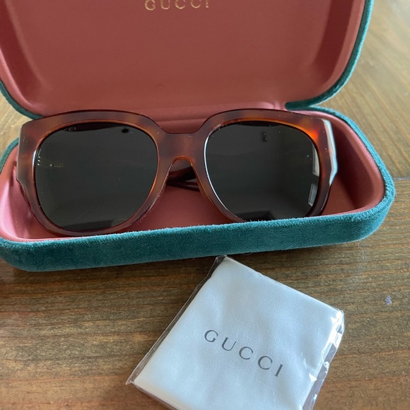 Gucci tortoise sunglasses main image 4